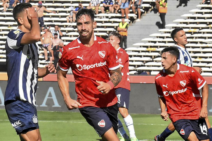 Se impuso 3 a 2 frente a Talleres en el Mario Alberto Kempes 