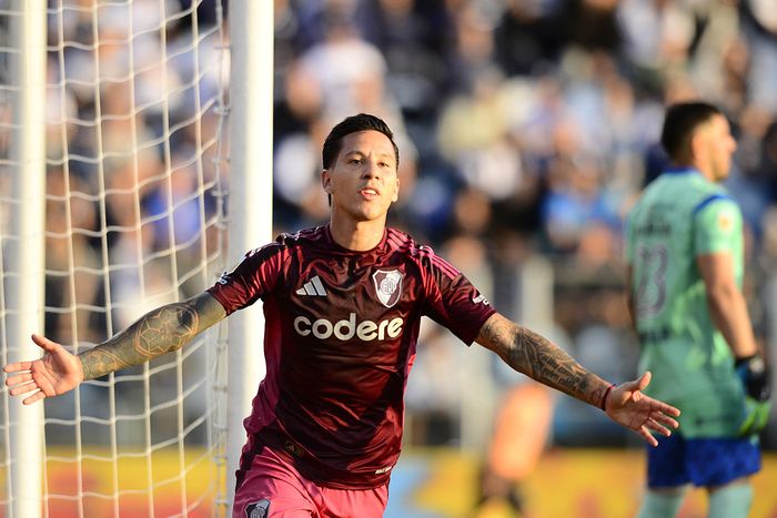 El chico Mastantuono convirtió un gol de gran calidad
