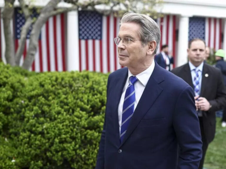 Trump envía al secretario de Tesoro de Estados Unidos para reunirse con Milei