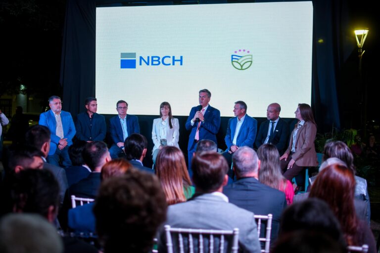 CHARATA: EL GOBERNADOR ZDERO INAUGURÓ LA FLAMANTE SUCURSAL DEL NUEVO BANCO DEL CHACO