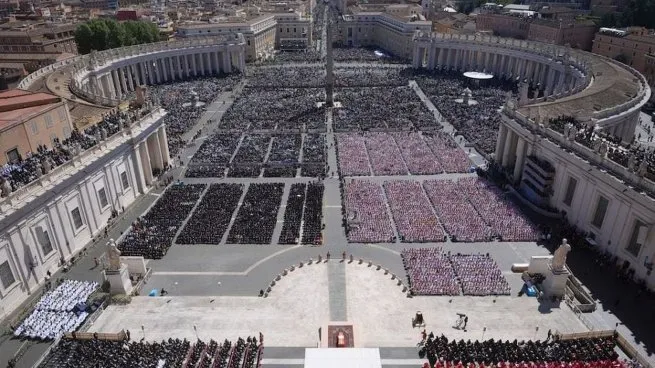 En un histórico funeral, miles de fieles despidieron al papa Francisco, el jesuita que cambió la Iglesia