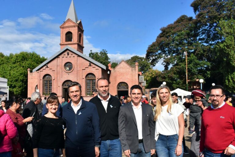 EL GOBERNADOR ZDERO ACOMPAÑÓ LA MISA Y CELEBRACIONES DE SANTA RITA