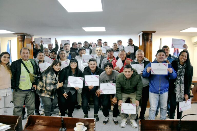 El diputado Castelán hizo un reconocimiento al Grupo “Los Carpinchos” por mantener  la limpieza de ríos y lagunas de Resistencia