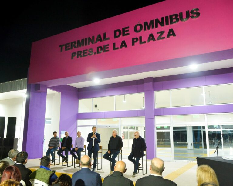 “ES UN HECHO HISTÓRICO”, ASEGURÓ EL GOBERNADOR ZDERO, TRAS INAGURAR LA NUEVA TERMINAL DE ÓMNIBUS EN PRESIDENCIA DE LA PLAZA