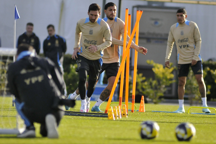 De Paul será el único de los que arrancaron la última fecha ante Brasil