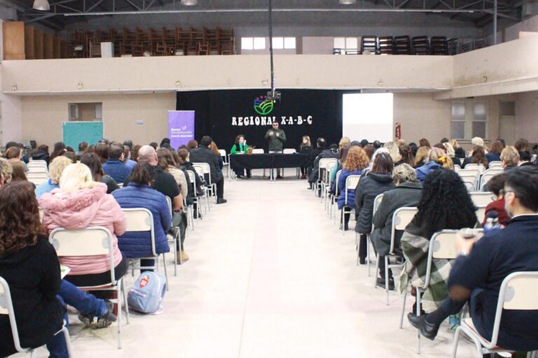 EDUCACIÓN TRABAJÓ CON DIRECTORES DE ESCUELAS PRIMARIAS