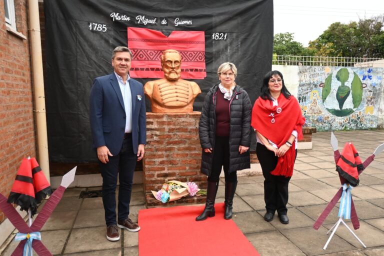 HOMENAJE: EL GOBERNADOR ZDERO VALORÓ EL LEGADO DEl GENERAL MARTÍN MIGUEL DE GÜEMES