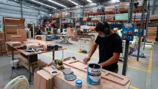 Luis Caputo le tira un salvavidas a pymes con deudas impositivas