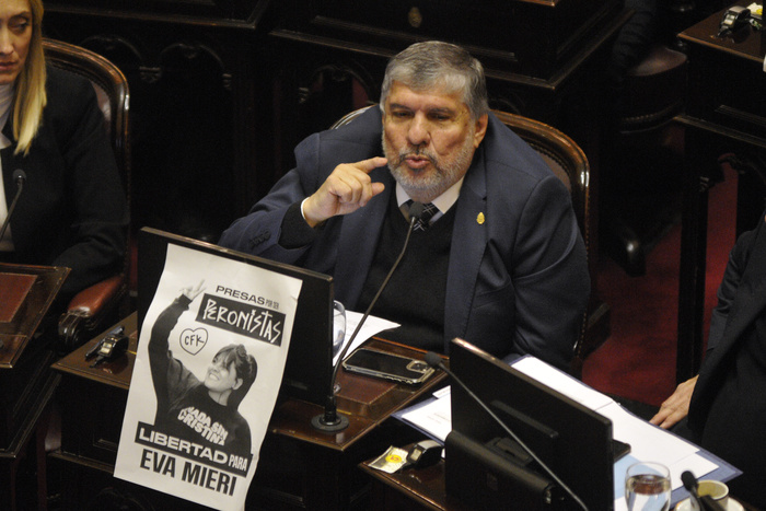 El decreto debe ser tratado en Diputados