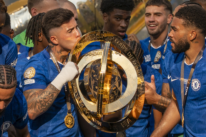 El volante argentino levantó otro trofeo con el Chelsea