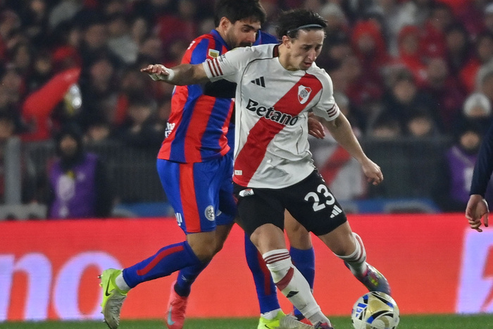 El equipo de Boedo jugó de igual a igual en el estadio Monumental