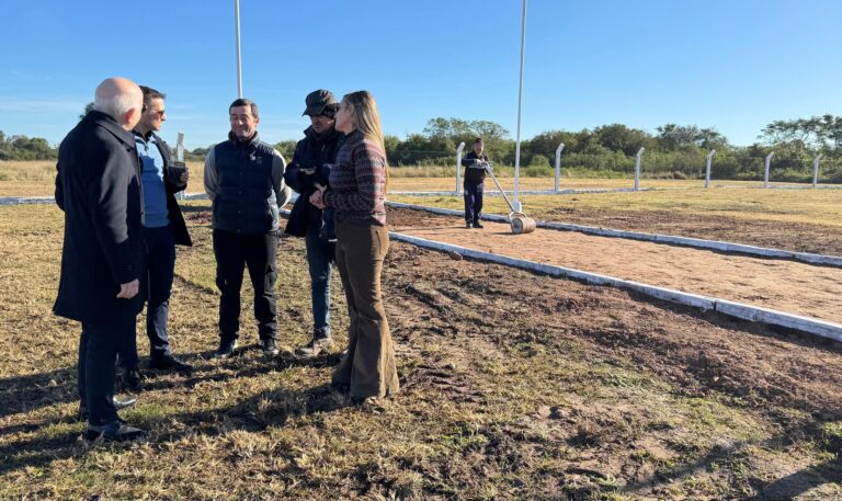 AVANZA EL COMPLEJO RECREATIVO Y DEPORTIVO MUNICIPAL DE LAGUNA BLANCA