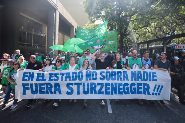 ATE definió un paro con movilización al Congreso contra los decretos que avanzan en el desguace de organismos públicos