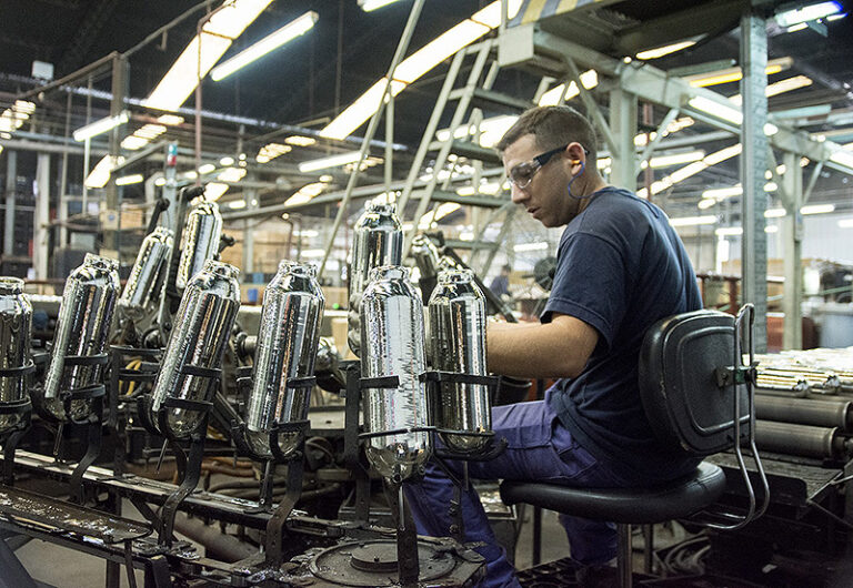 Pymes: advierten que el 33% de las empresas ya perdió mercado a manos de la importación