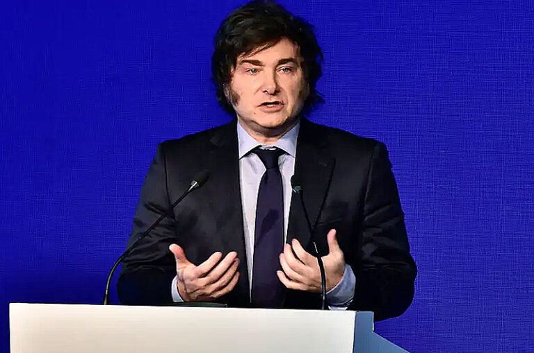 Milei ya firmó los vetos para suspender el aumento de jubilaciones y la emergencia en discapacidad