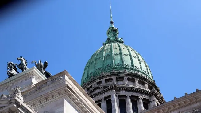 El Senado convocó a periodistas denunciados por el Gobierno