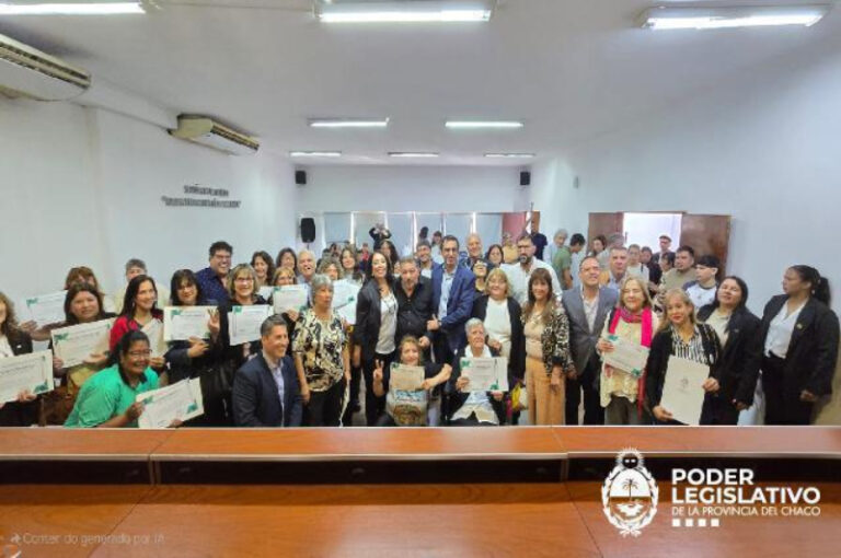 Reconocimiento legislativo a educadores del Chaco por su labor pedagógica, comunitaria y social