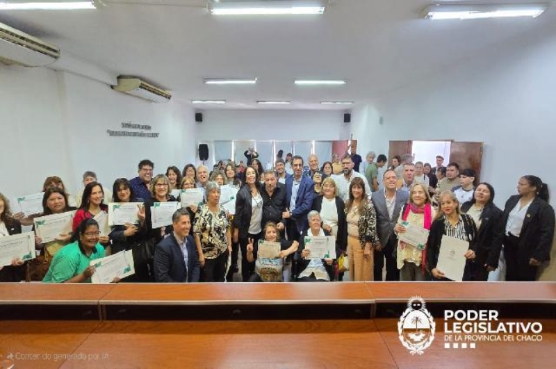Reconocimiento legislativo a educadores del Chaco por su labor pedagógica, comunitaria y social