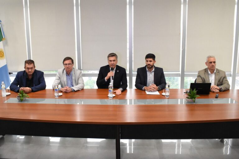 EL GOBERNADOR ZDERO INAUGURÓ LA AGENCIA DE INVERSIONES DEL CHACO: “HAY CAMBIOS VITALES PARA ESTA NUEVA ETAPA EN LA PROVINCIA”