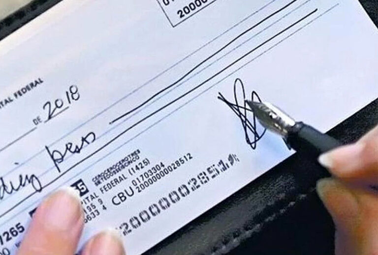 Los cheques rechazados por falta de fondos aumentaron un 205% interanual
