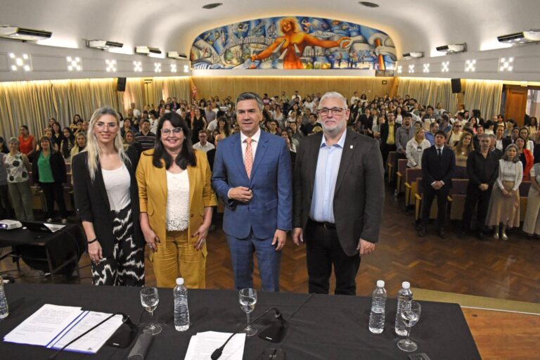 EL GOBERNADOR ZDERO ACOMPAÑÓ EL CONGRESO INTERNACIONAL DE DISCAPACIDAD