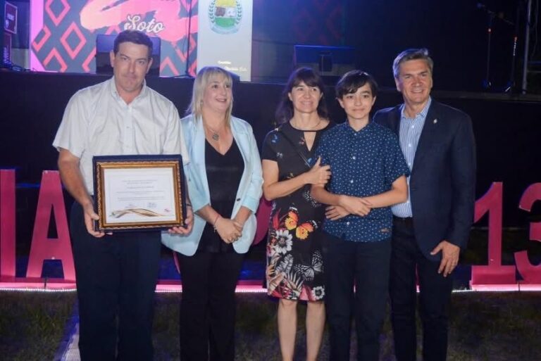 EL GOBERNADOR ZDERO ENCABEZÓ EL 138° ANIVERSARIO DE COLONIA POPULAR Y DESTACÓ EL CRECIMIENTO DE LA COMUNIDAD