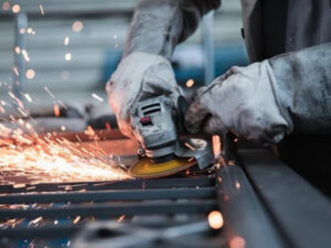 La industria encadenó su séptima caída anual consecutiva en enero