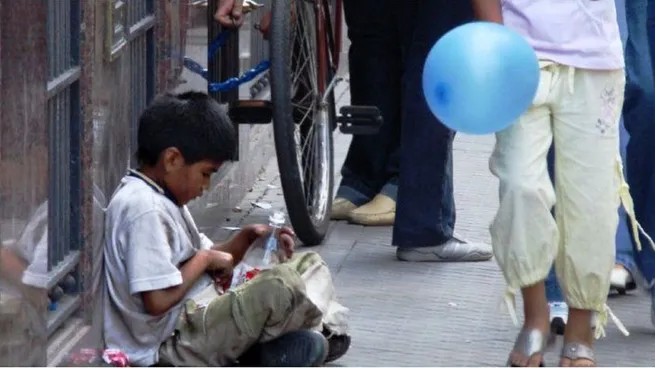 Preocupante: 1 de cada 3 hogares con niños y adolescentes
