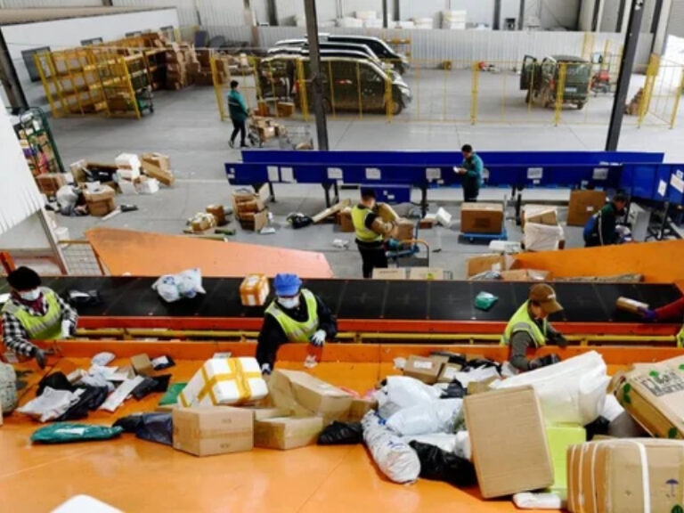 Despacharon en octubre al país el récord de más de 4 mil productos