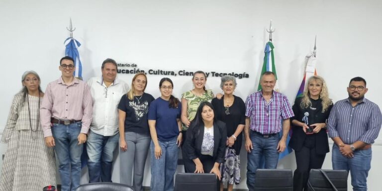 ASUMIÓ SUPLENTE DE LOS NO DOCENTES EN EL CONSEJO DE EDUCACIÓN