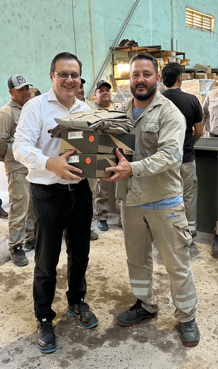 Distribución de indumentaria en todas las gerencias zonales