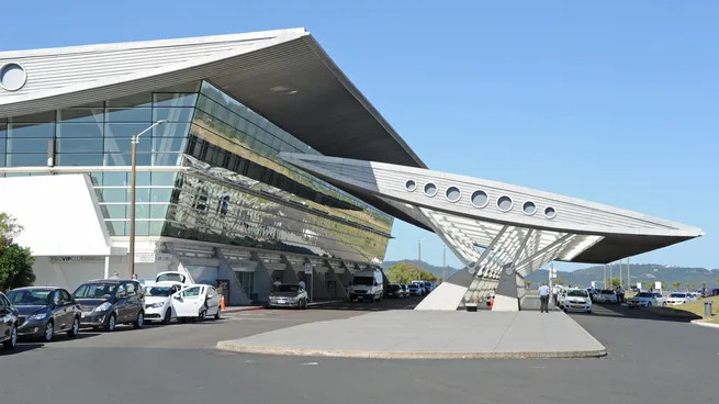 Punta del Este abre la temporada con más de 200 vuelos y un pico turístico de alto gasto