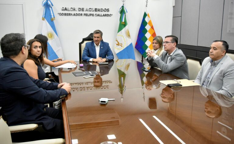 EL GOBIERNO PROVINCIAL Y LA UNIVERSIDAD DE LA CUENCA DEL PLATA FIRMARON UN CONVENIO DE COOPERACIÓN