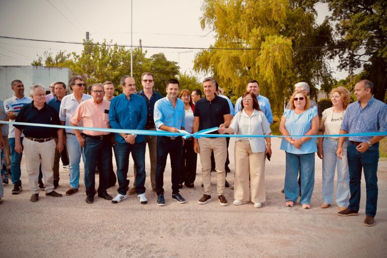 SÁENZ PEÑA: SE INAUGURARON NUEVAS CUADRAS DE PAVIMENTO EN EL BARRIO SARMIENTO Y EN LA AVENIDA ESPAÑA