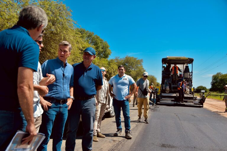 RUTA PROVINCIAL 30: AVANZA LA PAVIMENTACIÓN EN EL TRAMO QUE UNE COLONIAS UNIDAS, CIERVO PETISO Y LAGUNA LIMPIA