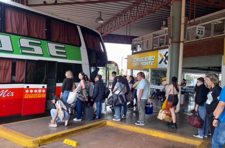 Desregulación en micros de larga distancia: empresas podrán elegir cómo identificar valijas