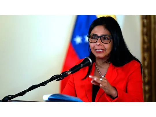 Delcy Rodríguez: «Desconocemos el paradero del presidente Maduro y de su esposa»