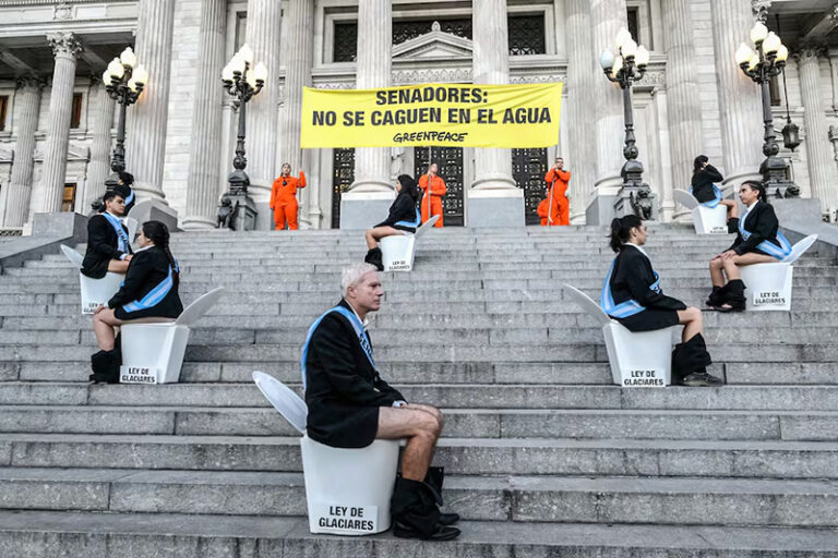 Con votos peronistas, el Senado aprobó la reforma que flexibiliza la Ley de Glaciares