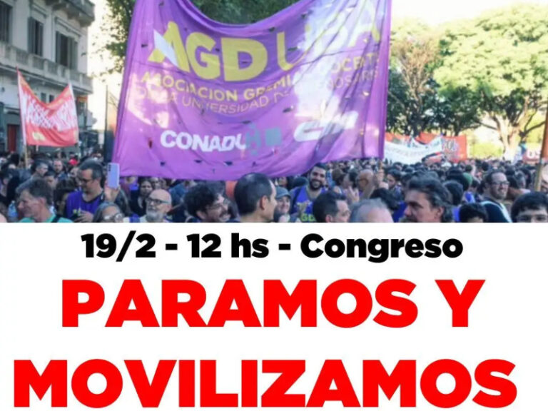 Docentes universitarios paran y marchan al Congreso contra la reforma laboral