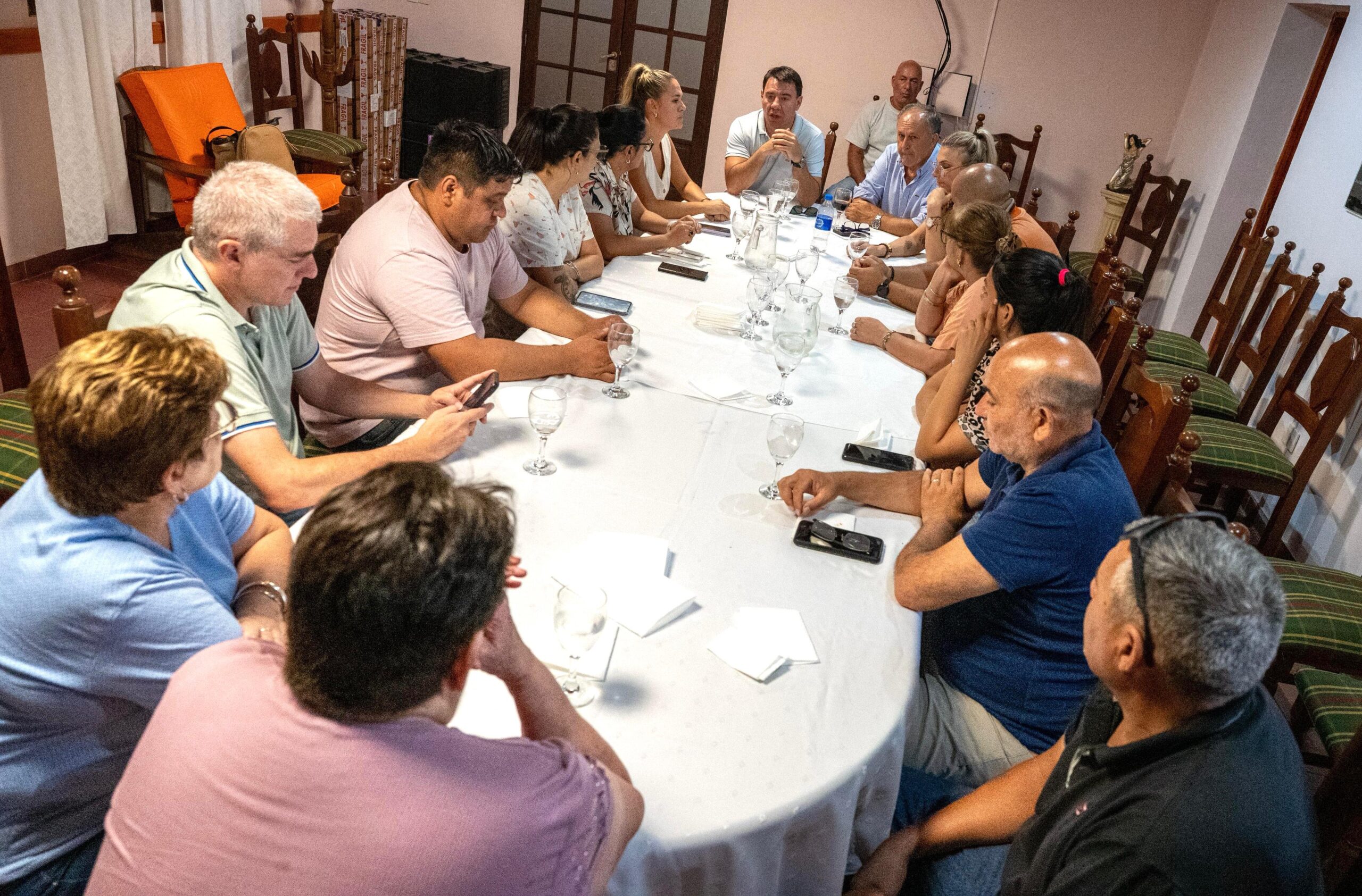 PRESIDENCIA DE LA PLAZA: “NO HACEMOS POLITIQUERÍA, HOY LA ASISTENCIA LLEGA A LA GENTE, NO A INTERMEDIARIOS”, AFIRMÓ RESICO