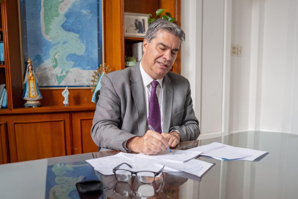 Capitanich presenta agenda legislativa con 100 proyectos para Chaco y el país