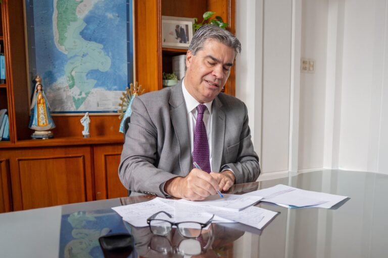 Capitanich presenta agenda legislativa con 100 proyectos para Chaco y el país