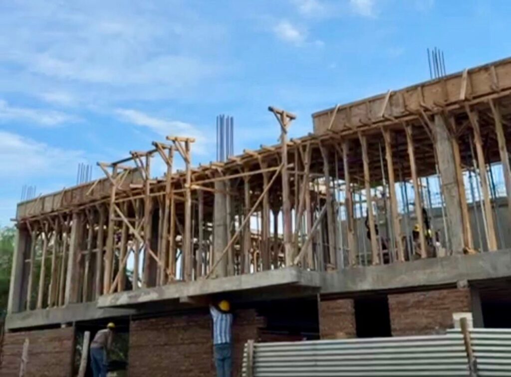 SÁENZ PEÑA: AVANZA LA CONSTRUCCIÓN DEL TERCER EDIFICIO EN EL BARRIO PUERTA DEL SOL