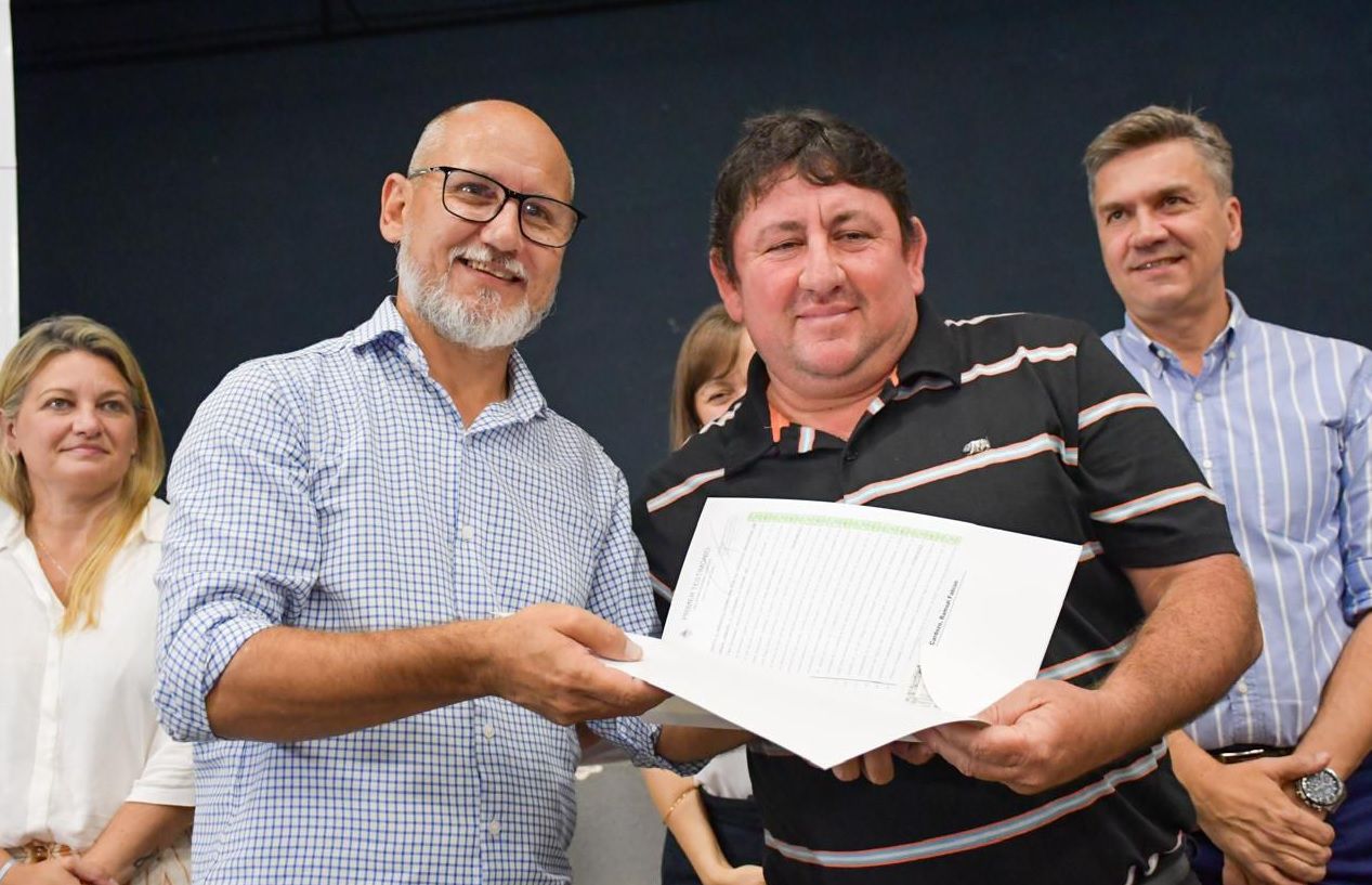 EL IPDUV YA ENTREGÓ MÁS DE 5.400 TÍTULOS DE PROPIEDAD EN TODA LA PROVINCIA