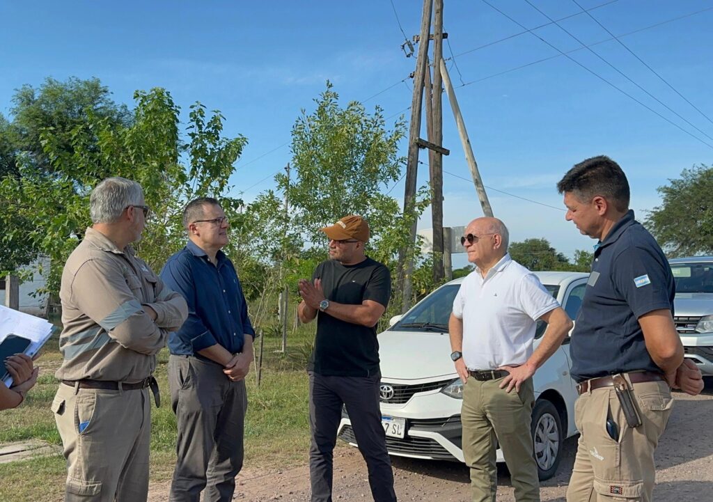SECHEEP SUPERVISÓ OBRAS Y AVANZA CON MEJORAS ELÉCTRICAS EN COLONIA ELISA