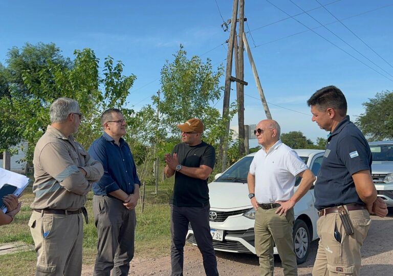 SECHEEP SUPERVISÓ OBRAS Y AVANZA CON MEJORAS ELÉCTRICAS EN COLONIA ELISA