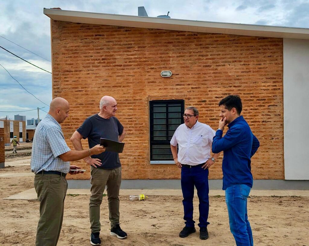 IPDUV SUPERVISÓ EL TRAMO FINAL DE LAS VIVIENDAS EN LA CHACRA 214 DE RESISTENCIA