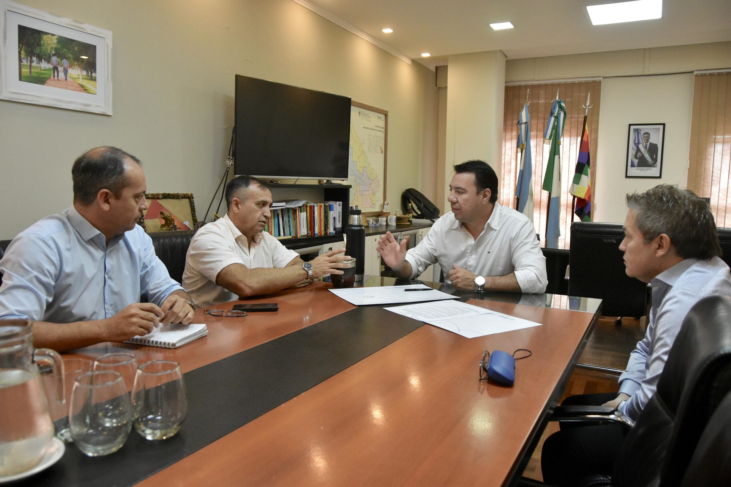 CHACO LANZA LA “ESTRATEGIA DE SALUD ROJA”: UN PLAN PROVINCIAL PARA GARANTIZAR LA PRESENCIA DE ESPECIALISTAS EN 70 MUNICIPIOS.