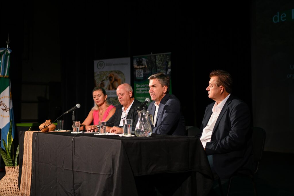 EL GOBERNADOR ZDERO ACOMPAÑÓ LA APERTURA DEL VI ENCUENTRO NACIONAL DE RESERVAS PRIVADAS