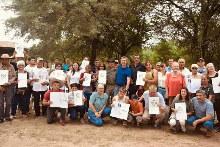 REPARACIÓN HISTÓRICA: TRAS DÉCADAS DE ESPERA, FAMILIAS OBTUVIERON SUS TÍTULOS DE PROPIEDAD